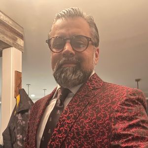 Meet your Posher, Vik